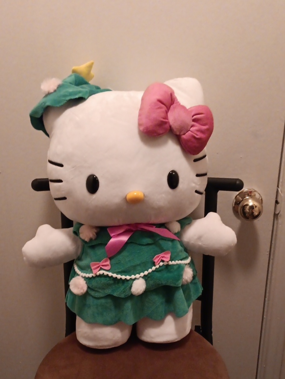 Sanrio Hello Kitty Plush in Green Dress CHRISTMAS EDITION COLLECTIBLE